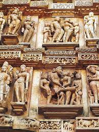 Who built Khajuraho temple? -Descriptive 3- TCP